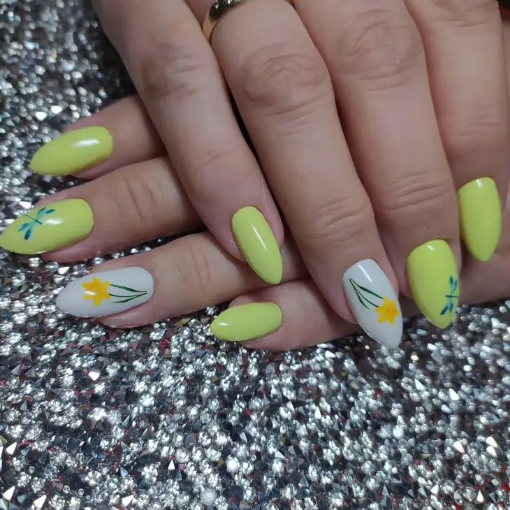 21 Ideas Summer Blossoms: A Manicurist's Guide to Seasonal Nail Art Trends for 2024