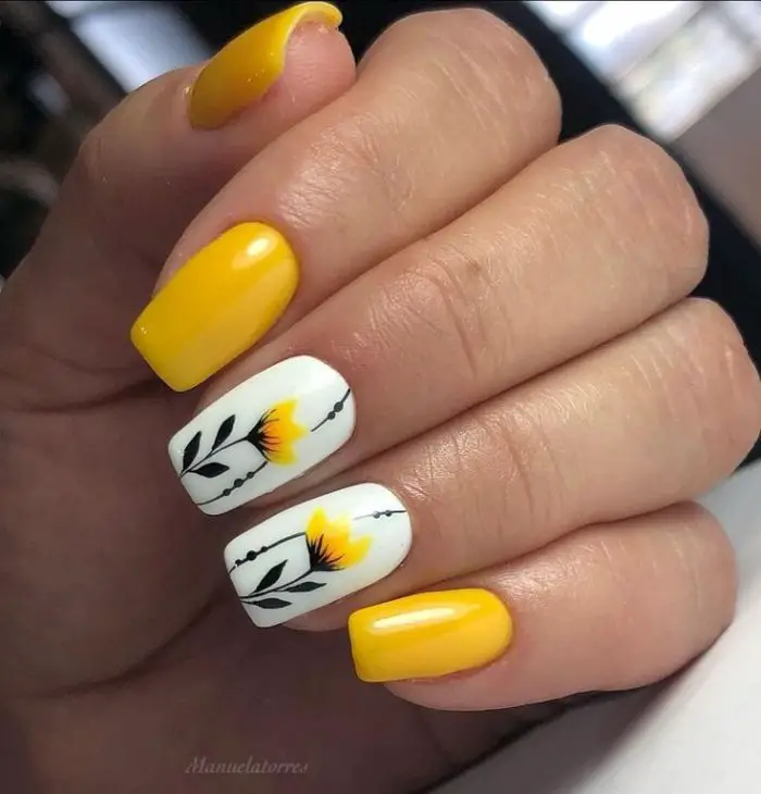 20 Ideas The Chic Appeal of Summer White Nails 2024