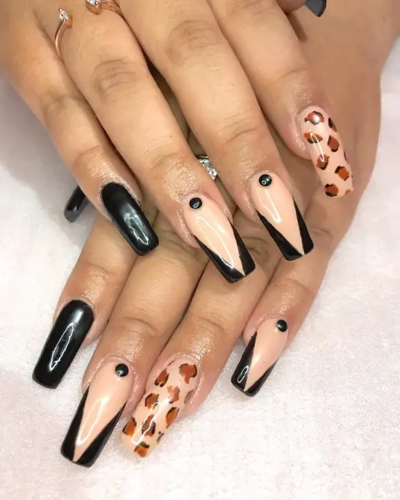 21 Ideas Unveiling the Chic of Summer Coffin Nails 2024