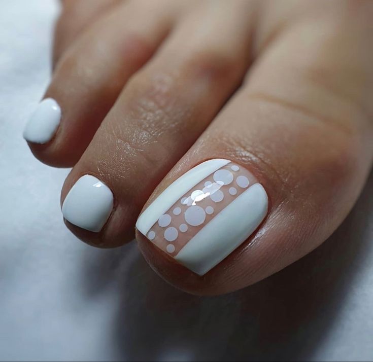 20 Ideas Stylish Summer Soiree: White Toe Nail Designs for 2024