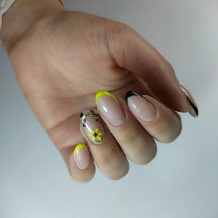 21 Ideas Summer Blossoms: A Manicurist's Guide to Seasonal Nail Art Trends for 2024