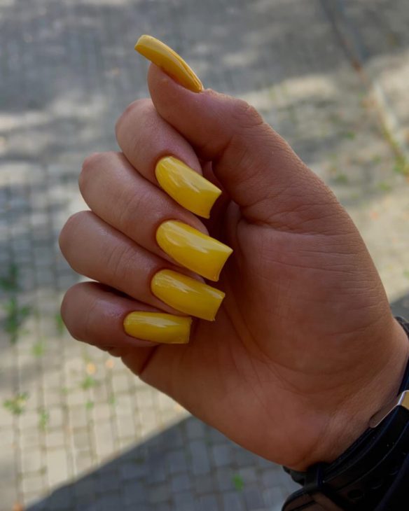 Summer 2024's Top Nail Trends: 21 Solid Color Manicure Ideas to Brighten Your Look