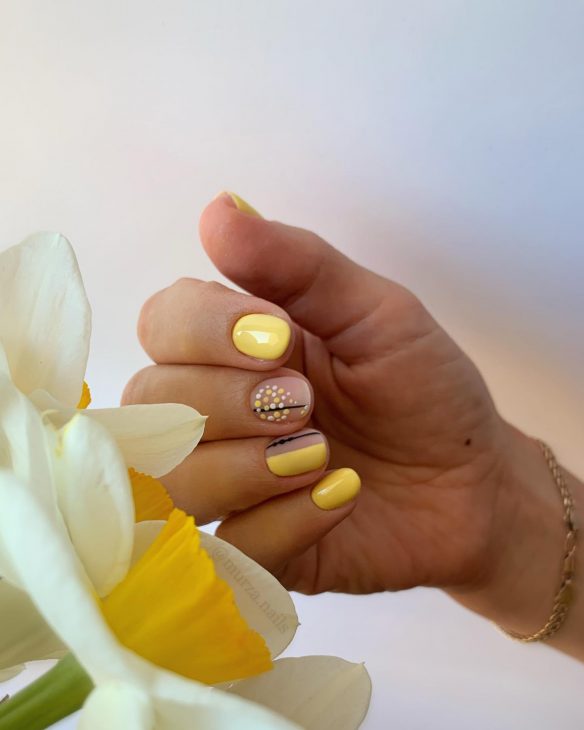 22 Ideas Embracing May's Palette: The Fresh Nails Colors of 2024