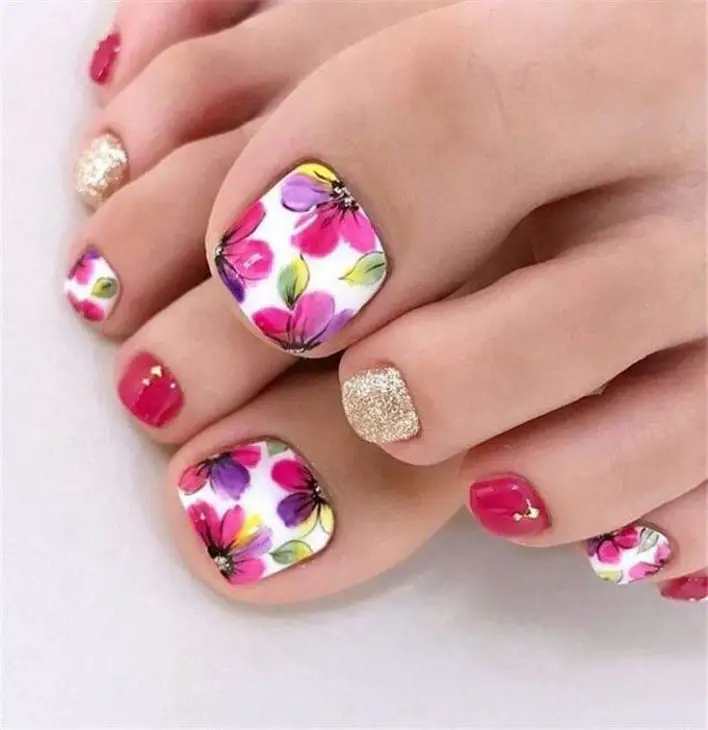 20 Ideas Sun-kissed and Stylish: Unveiling the Hottest Summer Toe Nail Designs