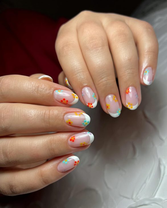 21 Ideas Summer Blossoms: A Manicurist's Guide to Seasonal Nail Art Trends for 2024