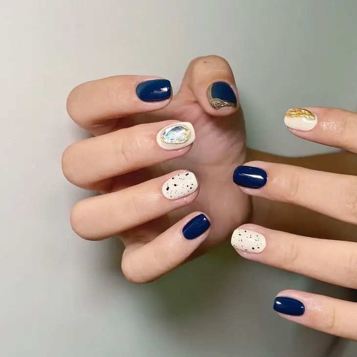 20 Ideas Short Vacation Nails for 2024: A Medley of Style and Elegance