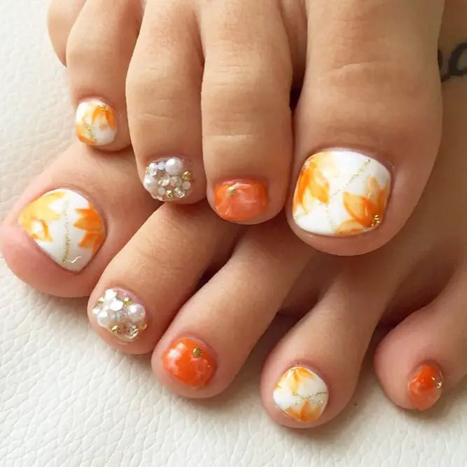 20 Ideas Sun-kissed and Stylish: Unveiling the Hottest Summer Toe Nail Designs