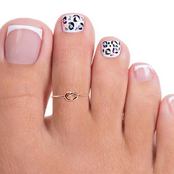 20 Ideas Stylish Summer Soiree: White Toe Nail Designs for 2024