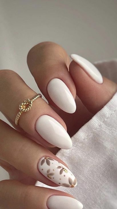 20 Ideas The Chic Appeal of Summer White Nails 2024