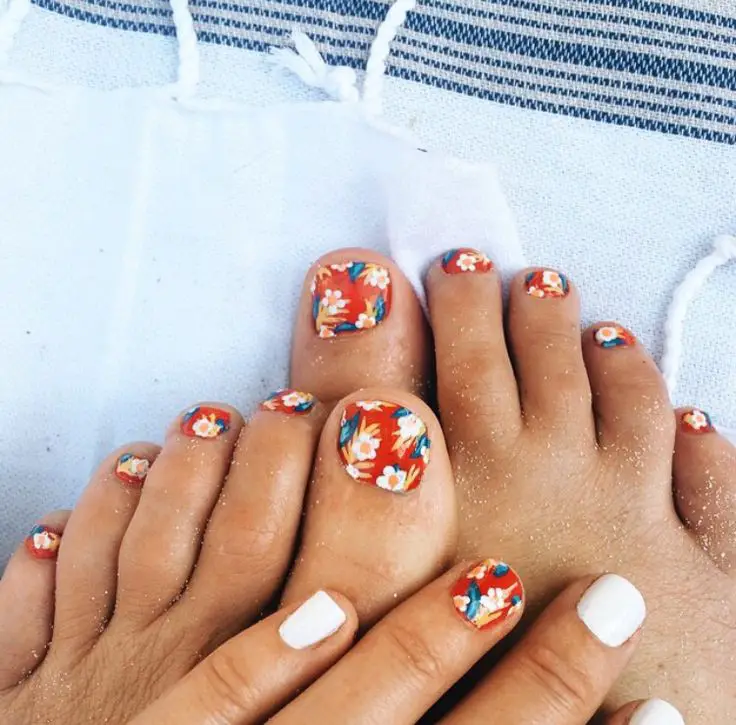 20 Ideas Sun-kissed and Stylish: Unveiling the Hottest Summer Toe Nail Designs