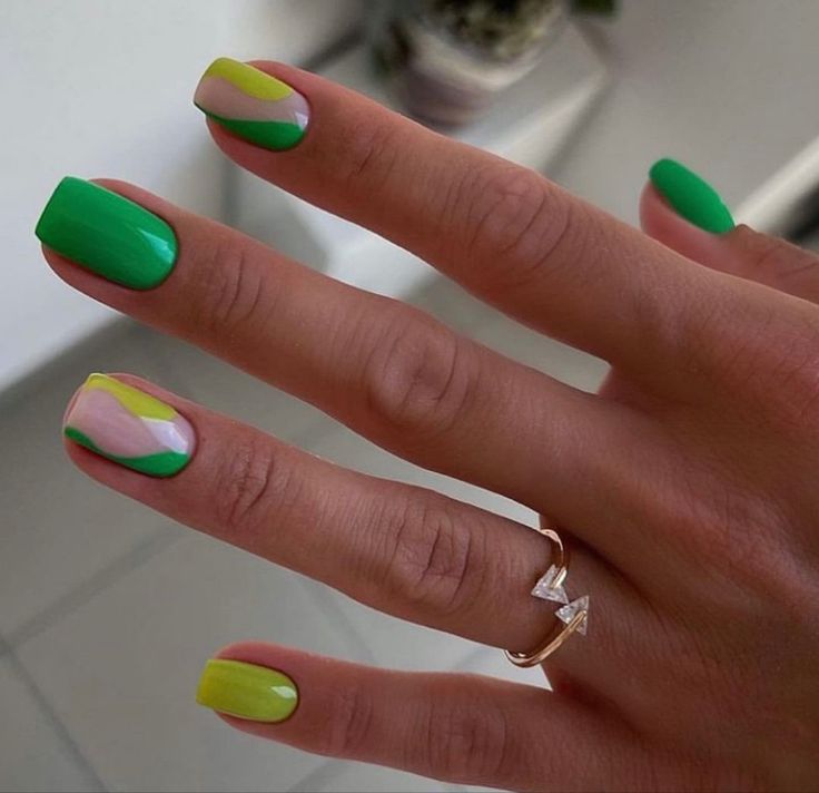 20 Refreshing Mint Green Nail Designs for Summer 2024