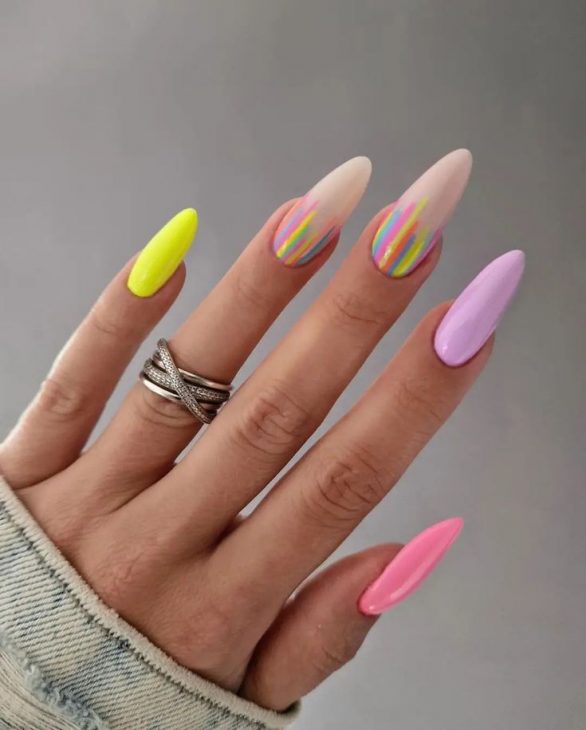 Stylish Summer Almond Nails 2024: Top 21 Trendsetting Designs