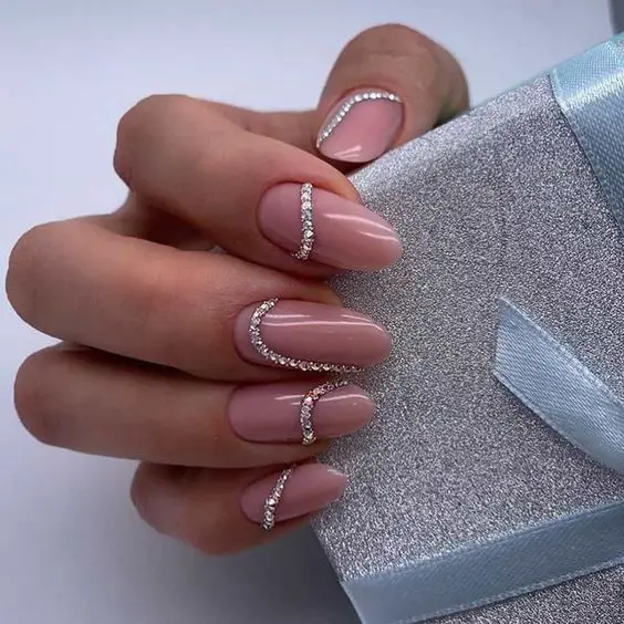 20 Dazzling Rhinestone Summer Nail Ideas for a Sparkling 2024