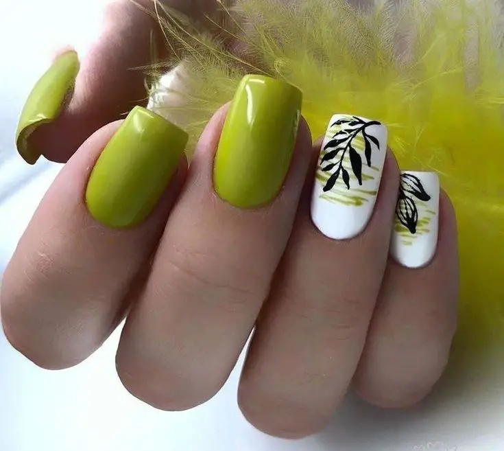 20 Stunning Ideas for Summer Short Coffin Nails: Cute, Trendy, and Easy Designs for 2024