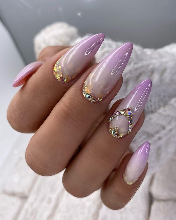 20 Dazzling Rhinestone Summer Nail Ideas for a Sparkling 2024