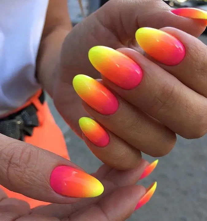 20 Vibrant Two-Tone Summer Ombre Nail Designs for 2024