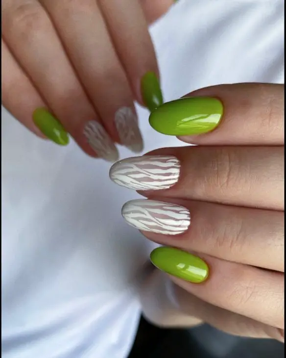 Stylish Summer Almond Nails 2024: Top 21 Trendsetting Designs