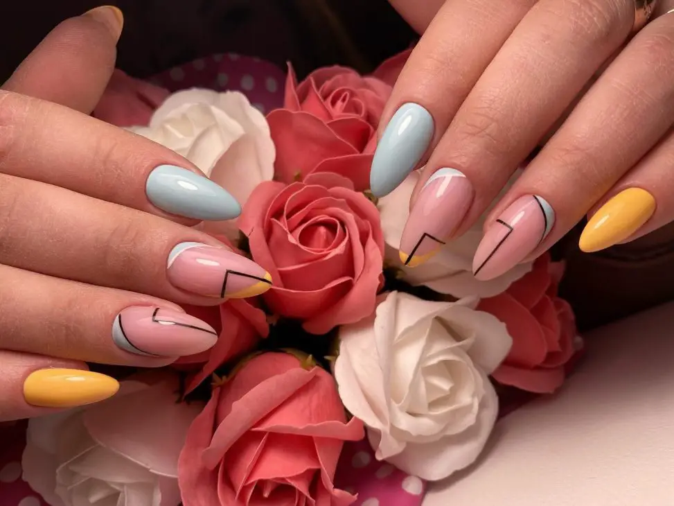 Stylish Summer Almond Nails 2024: Top 21 Trendsetting Designs