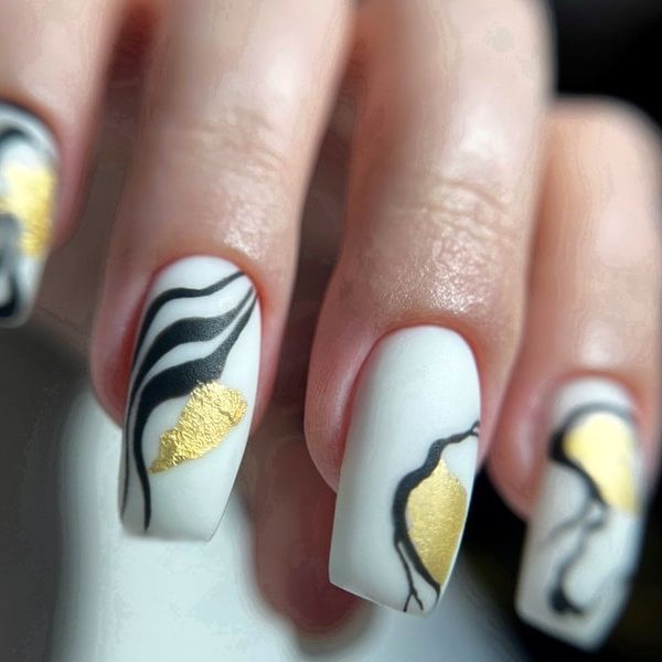 21 Elegant Summer Nails Ideas for 2024: Classy, Simple, Almond, and French Designs