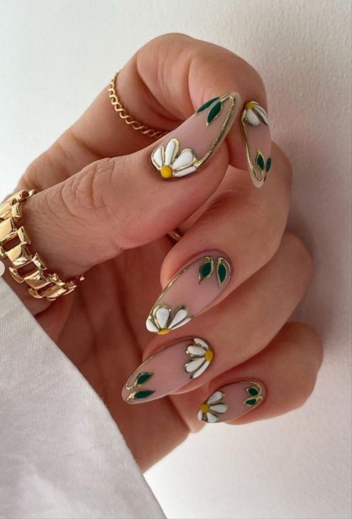 Stunning Graduation Nails 2024: Elegant and Trendy Ideas