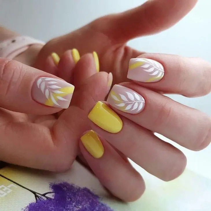 20 Stunning Ideas for Summer Short Coffin Nails: Cute, Trendy, and Easy Designs for 2024