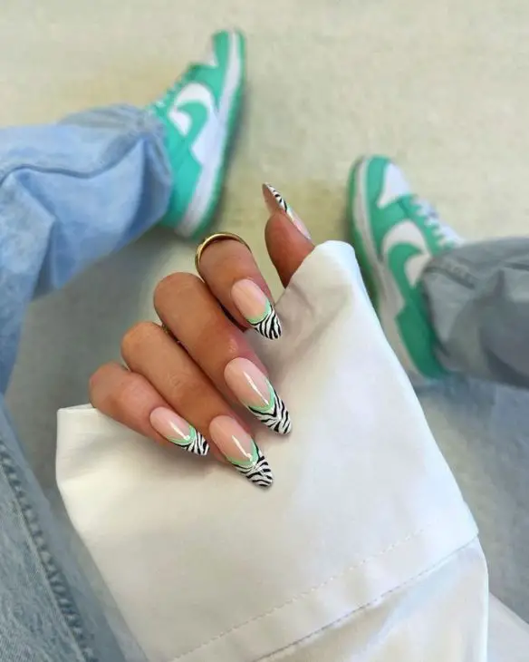 20 Trendsetting Summer French Tip Nail Designs for 2024