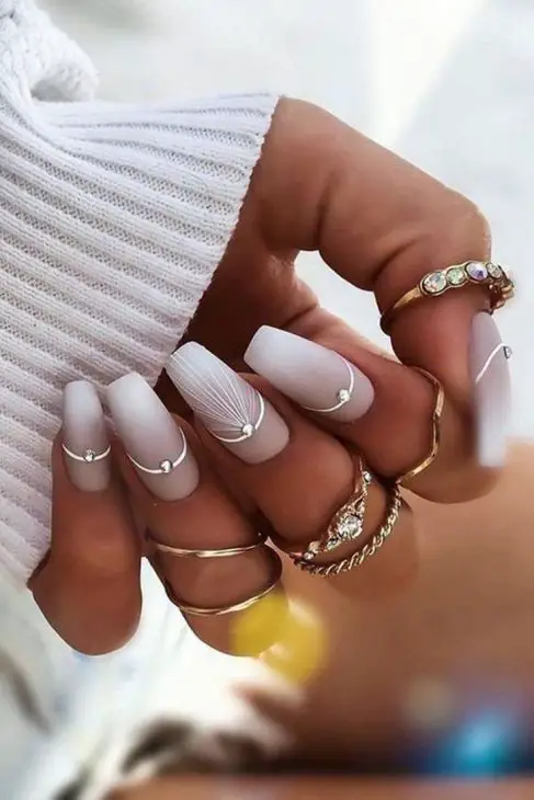 20 Dazzling Rhinestone Summer Nail Ideas for a Sparkling 2024