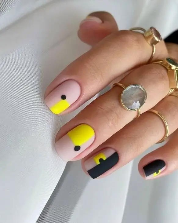 20 Trendsetting Neon Summer Nails Designs for 2024