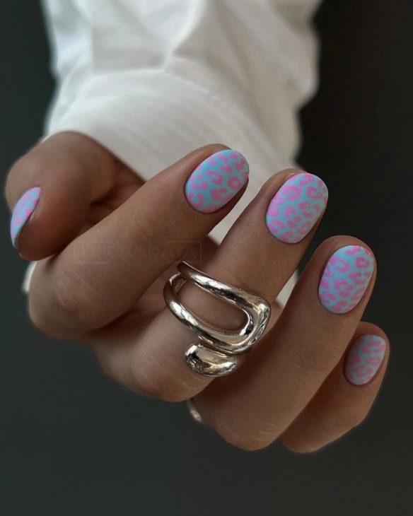 20 Trendsetting Neon Summer Nails Designs for 2024