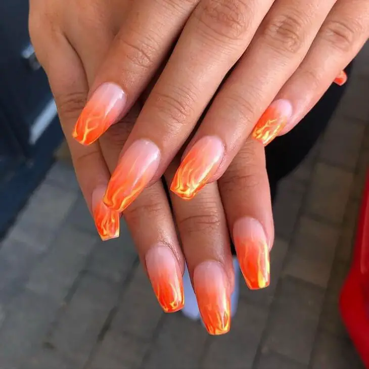 20 Vibrant Two-Tone Summer Ombre Nail Designs for 2024