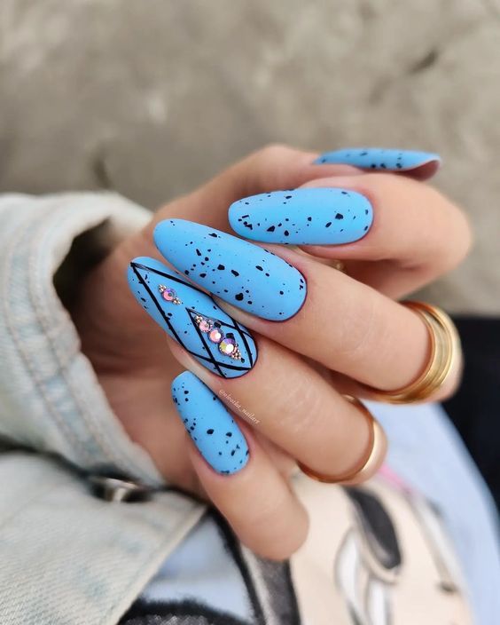 Stunning Blue Summer Nails Ideas for 2024: Shapes, Designs, and DIY Tips