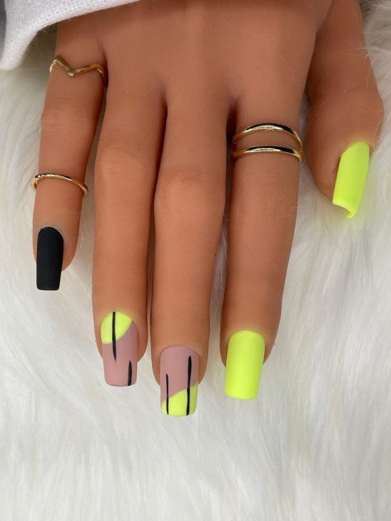 20 Vibrant Two-Tone Summer Ombre Nail Designs for 2024