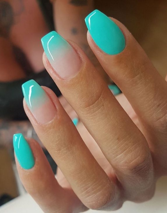 20 Vibrant Two-Tone Summer Ombre Nail Designs for 2024