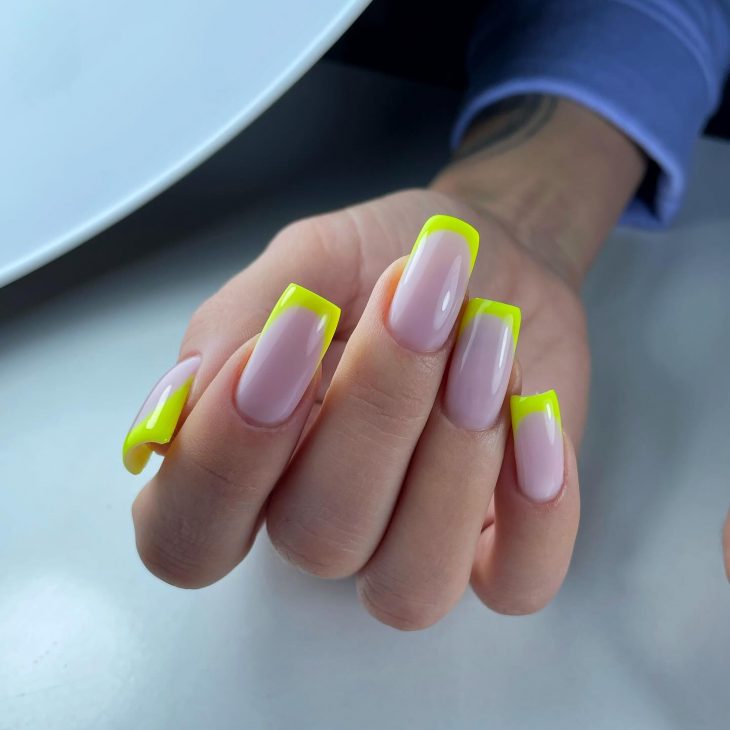 20 Trendsetting Summer French Tip Nail Designs for 2024