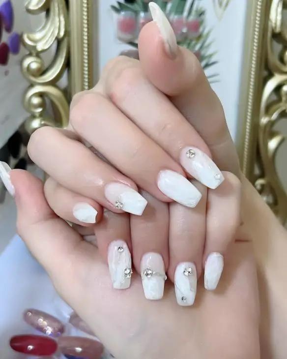 21 Summer White Nail Designs for 2024: Trendy, Simple, and Cute Ideas