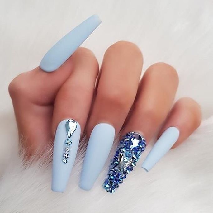 Stunning Blue Summer Nails Ideas for 2024: Shapes, Designs, and DIY Tips