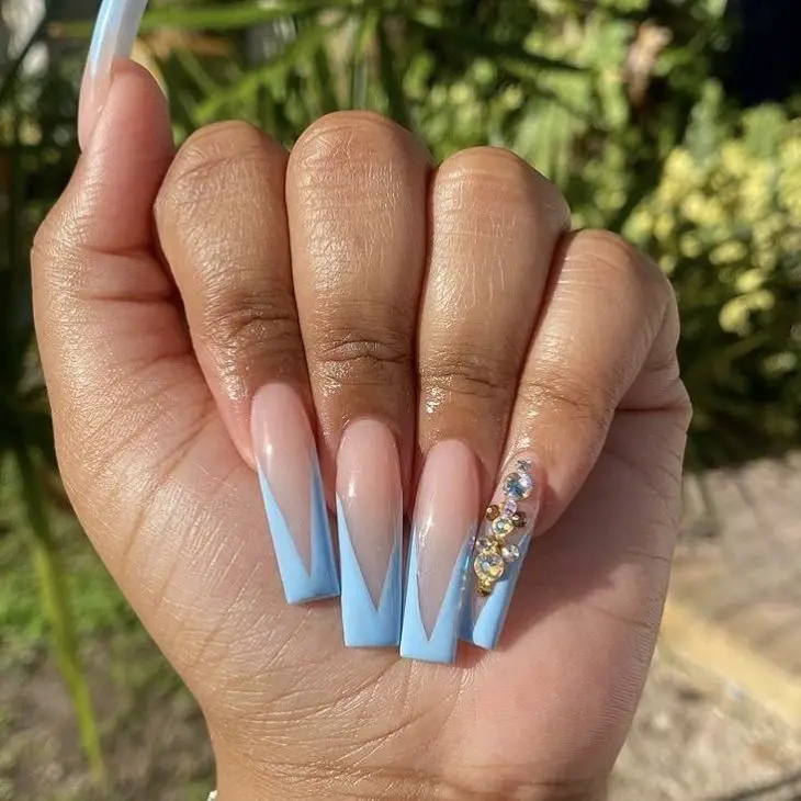 Stunning Blue Summer Nails Ideas for 2024: Shapes, Designs, and DIY Tips