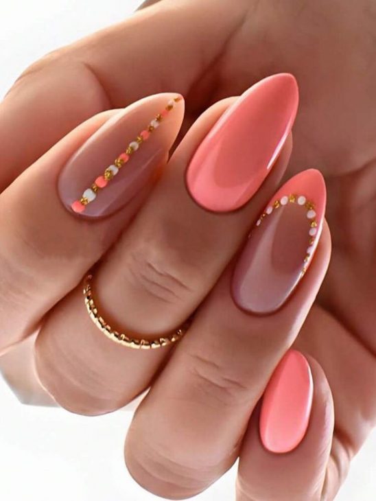 20 Dazzling Rhinestone Summer Nail Ideas for a Sparkling 2024