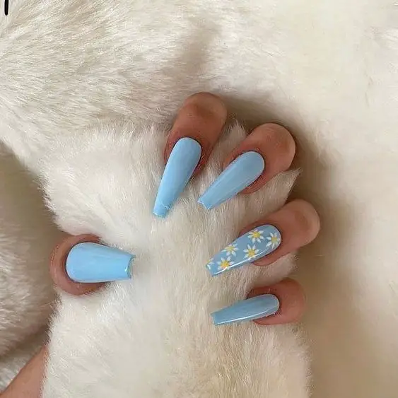 Stunning Blue Summer Nails Ideas for 2024: Shapes, Designs, and DIY Tips