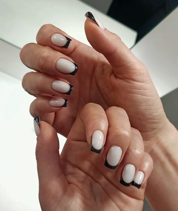 20 Trendsetting Summer French Tip Nail Designs for 2024