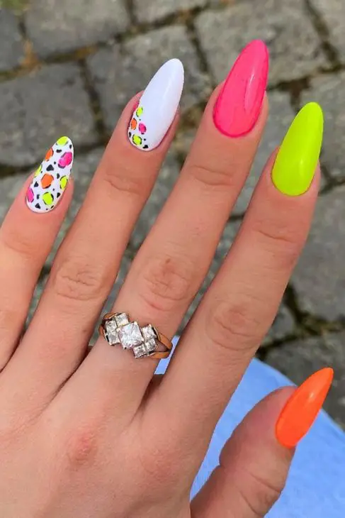 20 Trendsetting Neon Summer Nails Designs for 2024