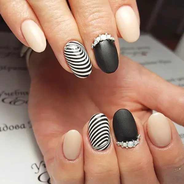 Black Summer Nails 2024: Bold, Beautiful, and Trendy