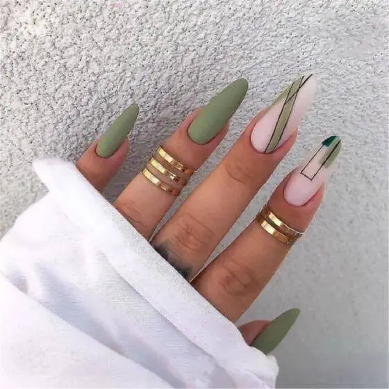 Stunning Graduation Nails 2024: Elegant and Trendy Ideas