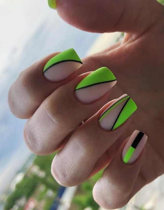 20 Stunning Ideas for Summer Short Coffin Nails: Cute, Trendy, and Easy Designs for 2024