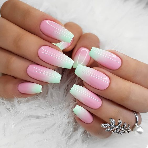 20 Vibrant Two-Tone Summer Ombre Nail Designs for 2024