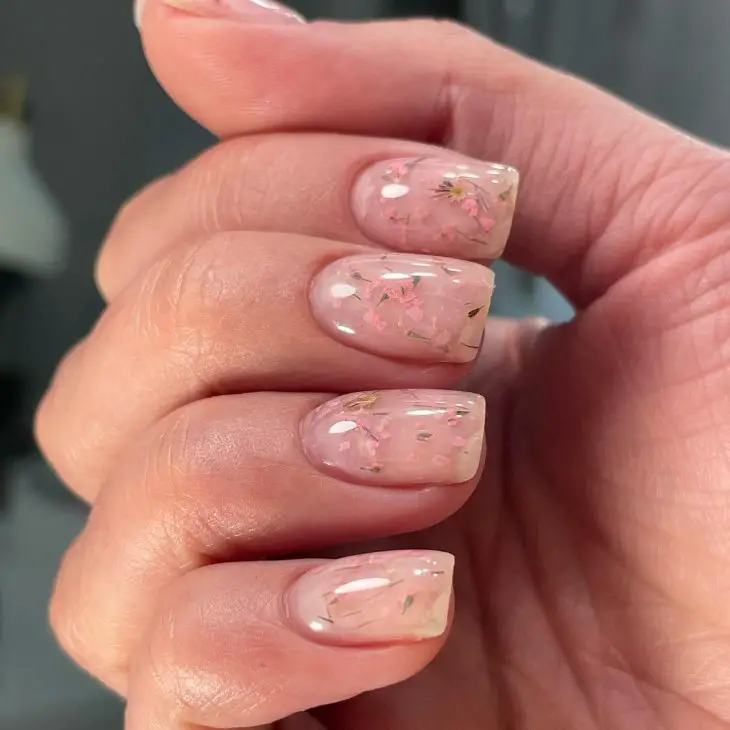 21 Elegant Summer Nails Ideas for 2024: Classy, Simple, Almond, and French Designs