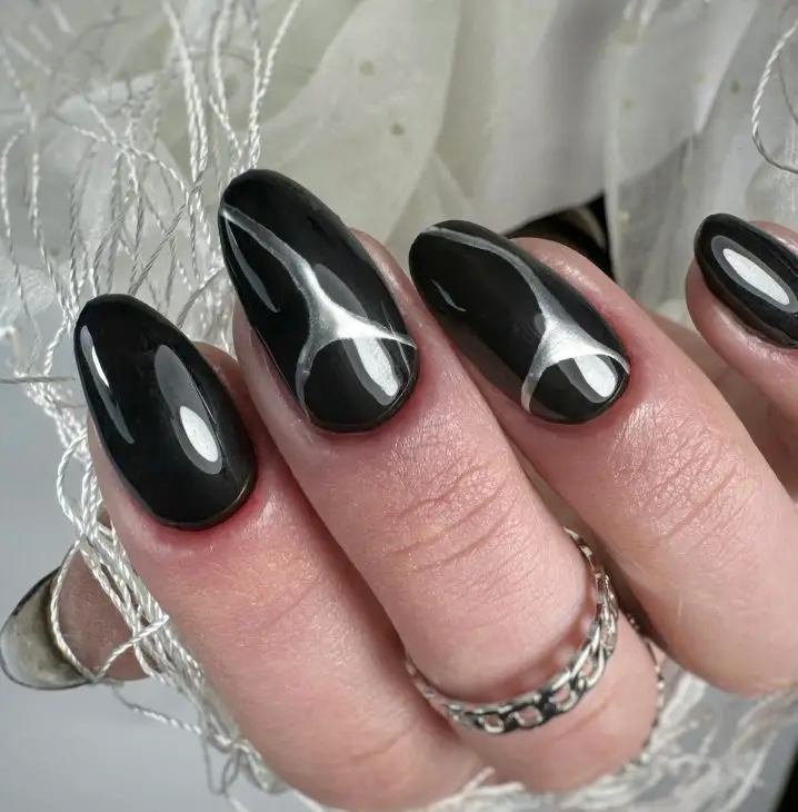 Black Fall Nails: Chic and Timeless Manicure 20 Ideas