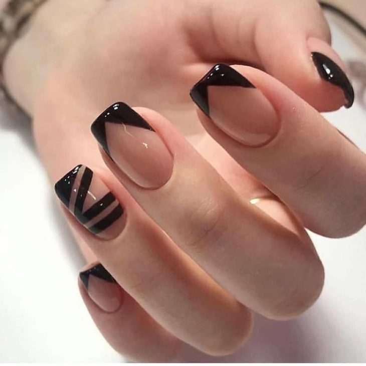 Black Fall Nails: Chic and Timeless Manicure 20 Ideas