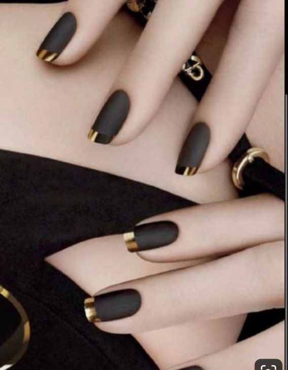 Black Fall Nails: Chic and Timeless Manicure 20 Ideas