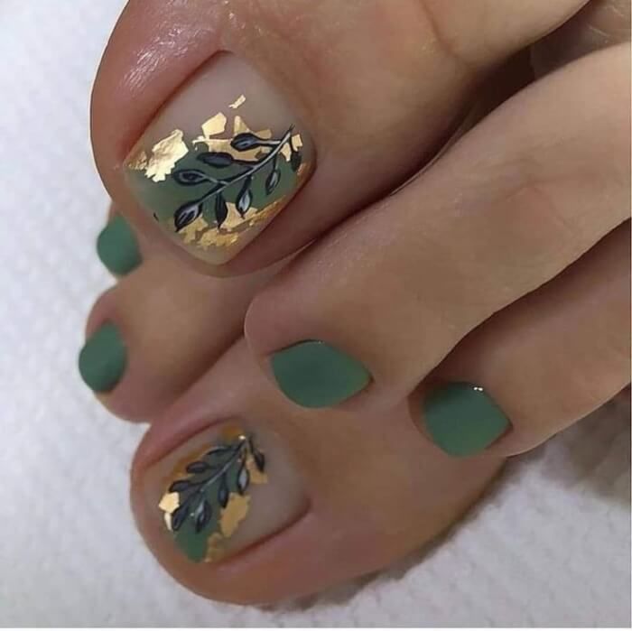 20 Gorgeous Fall Toe Nail Colors for 2024: Autumn Pedicure Ideas